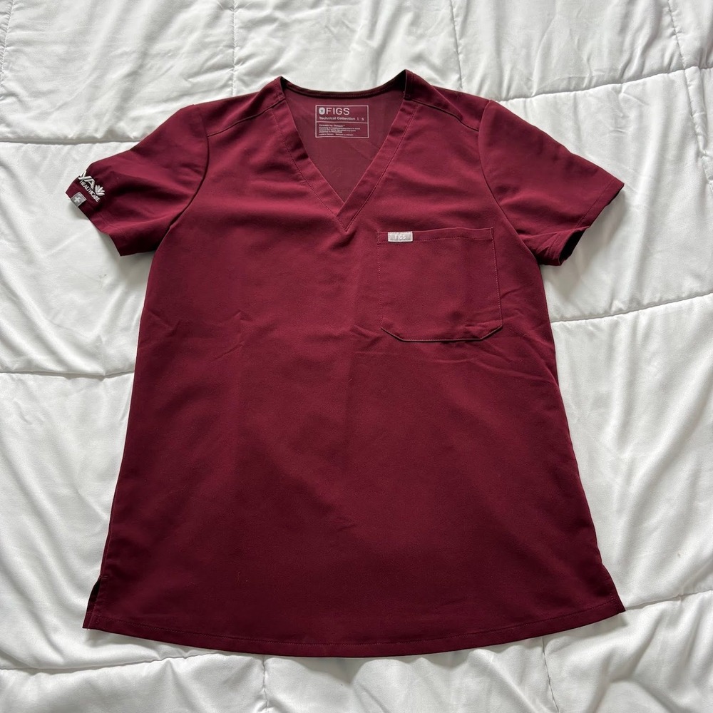 FIGS Casala One-Pocket Scrub Top Burgundy Maroon Small V-Neck Logo Medical
